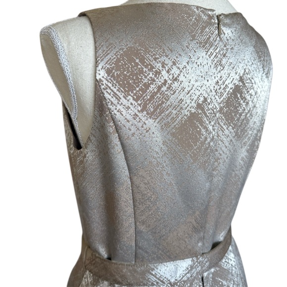 Vintage Evan Picone Silver & Tan Fit & Flare Dress Metallic Texture Belted Sz 6 - Picture 5 of 12